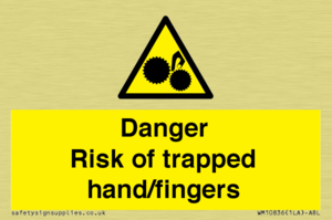 Danger Risk of trapped hand/fingers